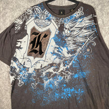 Load image into Gallery viewer, Karl Kani Gold 2000s Oversized Shield Graphic T-Shirt – Size 3XL – Vintage