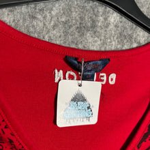 Load image into Gallery viewer, Deréon Fleur-de-Lis Wing Graphic T-Shirt – Y2K Gothic Baby Tee (S)