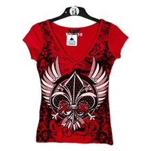 Load image into Gallery viewer, Deréon Fleur-de-Lis Wing Graphic T-Shirt – Y2K Gothic Baby Tee (S)