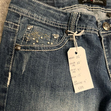 Load image into Gallery viewer, Love Nation Y2K Flower Embellished BootCut Jeans , Waist 32