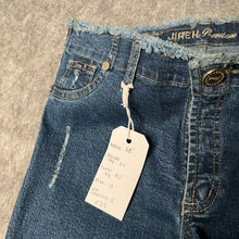 Load image into Gallery viewer, Jireh Premium 2000s Frayed Waist Embroidered Pocket Distressed Leg Jeans