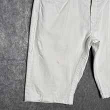 Load image into Gallery viewer, True Religion Y2K White 2000s Streetwear Jorts, Waist 36
