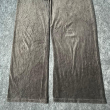 Load image into Gallery viewer, Juicy Couture Light Brown Velour Y2K 2000s Joggers/ Sweats, Size Large
