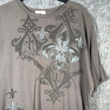 Load image into Gallery viewer, Y2K MMA Elite Affliction Style Gothic Grunge Fleur De Lis Baggy Brown Top 2XL
