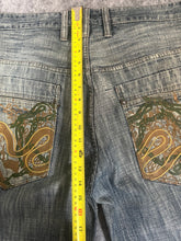 Load image into Gallery viewer, Snake Embroidered Y2K Vintage Mud Wash Blue Jeans, Size XL
