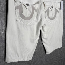 Load image into Gallery viewer, True Religion Y2K White 2000s Streetwear Jorts, Waist 36
