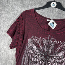 Load image into Gallery viewer, Y2K Maurices Burgundy Wing Graphic Tee Distressed Detail Women’s Size XL
