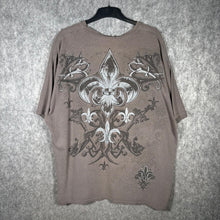 Load image into Gallery viewer, Y2K MMA Elite Affliction Style Gothic Grunge Fleur De Lis Baggy Brown Top 2XL

