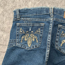Load image into Gallery viewer, Jireh Premium 2000s Frayed Waist Embroidered Pocket Distressed Leg Jeans
