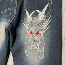 Load image into Gallery viewer, Carnaby Embroidered Dragon Blue Y2K 2000s Jeans, Size Small W28
