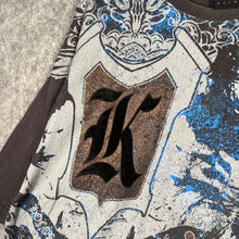 Load image into Gallery viewer, Karl Kani Gold 2000s Oversized Shield Graphic T-Shirt – Size 3XL – Vintage
