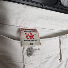 Load image into Gallery viewer, True Religion Y2K White 2000s Streetwear Jorts, Waist 36
